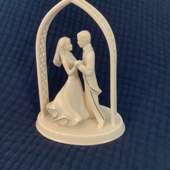 Vintage Lenox Bride And Groom Porcelain Wedding Cake
Topper - Picture 2 of 12